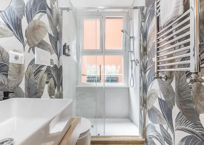 Elegant New 10 Min From Vatican *